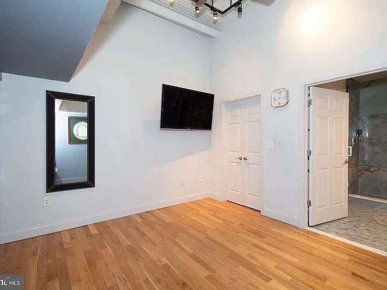2200 Arch St #28-506-507 — Photo 22