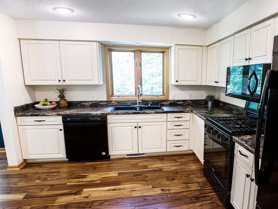 New Gas Range + Micro + DW