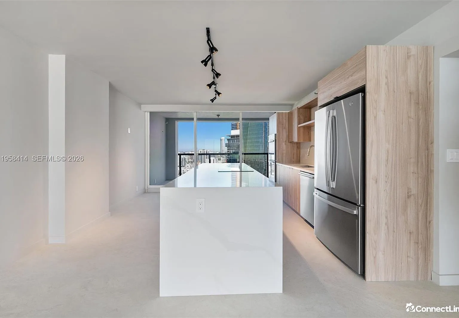 3 bed, 2.0 bath, $8,500 — Photo 3
