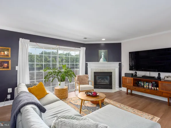 6916 Fairfax Dr Unit 314, Arlington, VA 22213