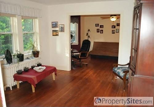 3rd image of 314 Griffen St