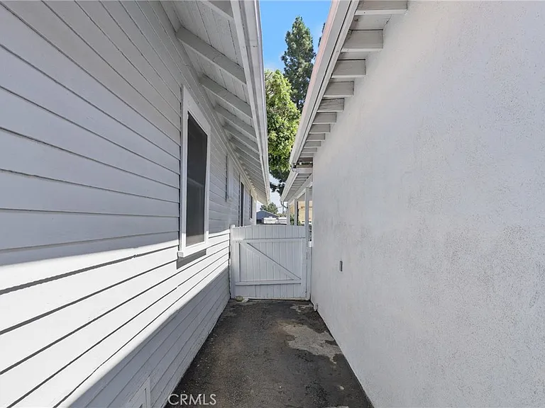 15329 S Paramount Blvd — Photo 32