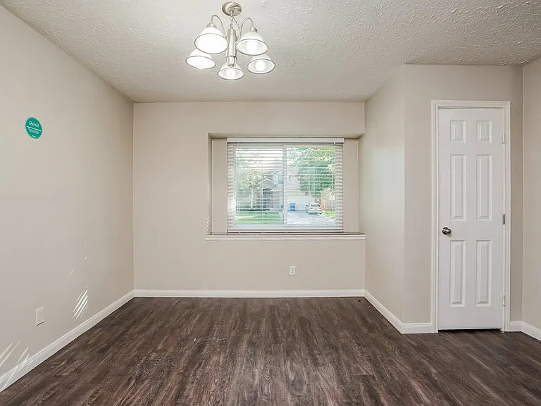 11918 Cottonwood Ln — Photo 7