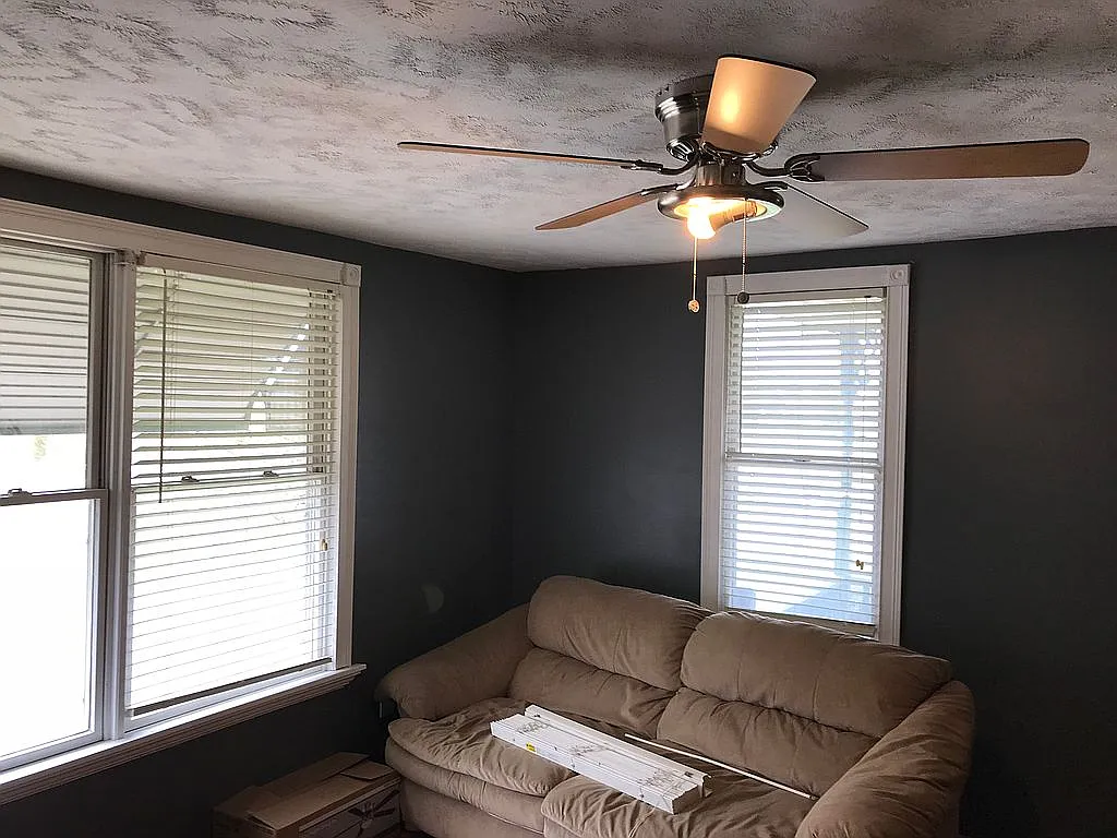 3249 Maplewood Ave photo 1