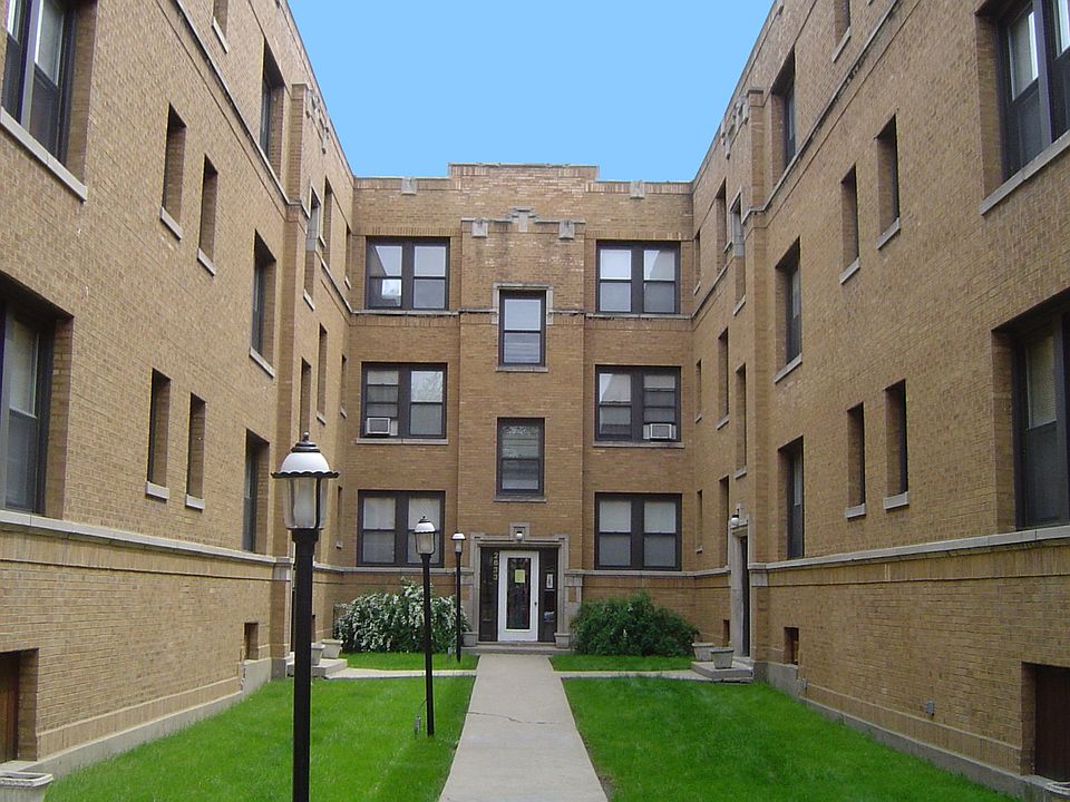 1st image of 2633 1/2 N Spaulding Ave #1N