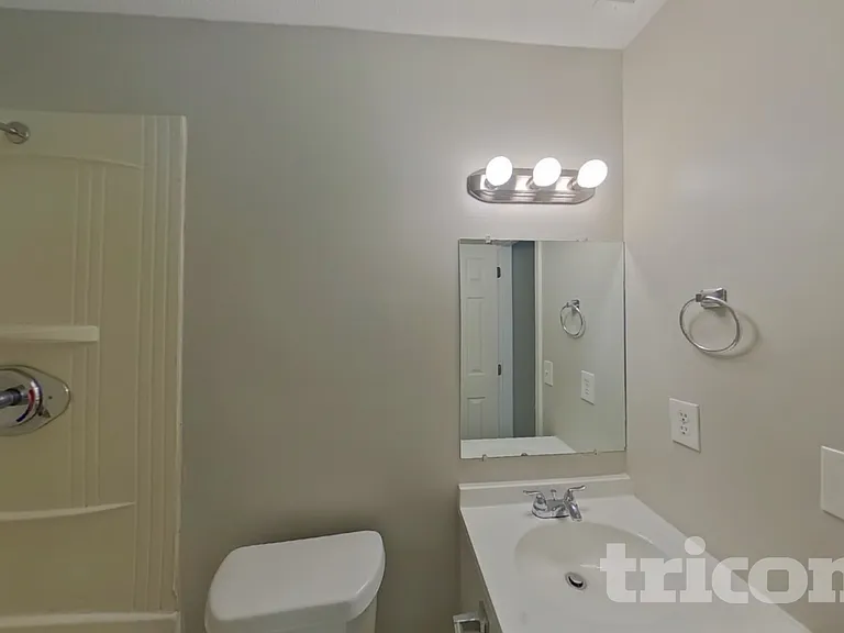 4702 Bullock Ln — Photo 8