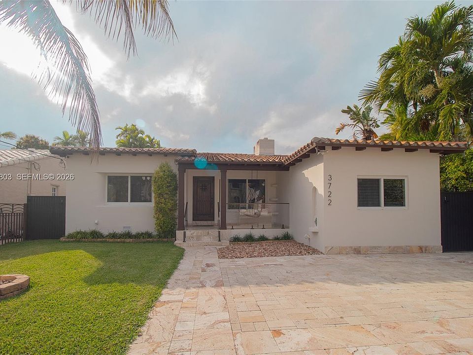 1st image of 3722 Royal Palm Ave