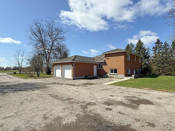 3rd image of 861 Book Rd E
