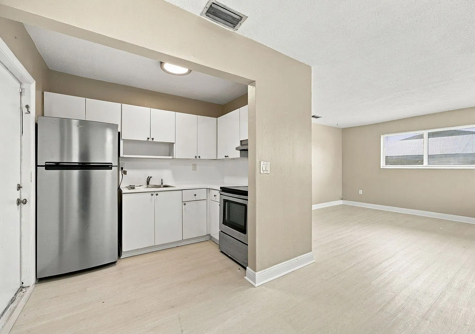 3317/3319 Duplex — Photo 3