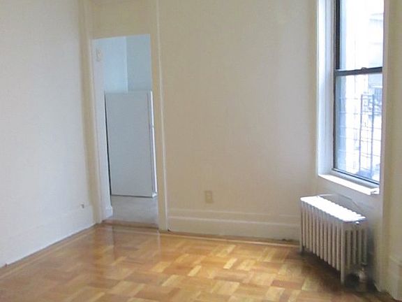 3rd image of 502 W 170th St APT 10