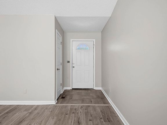 3rd image of 186 Rodeo Dr
