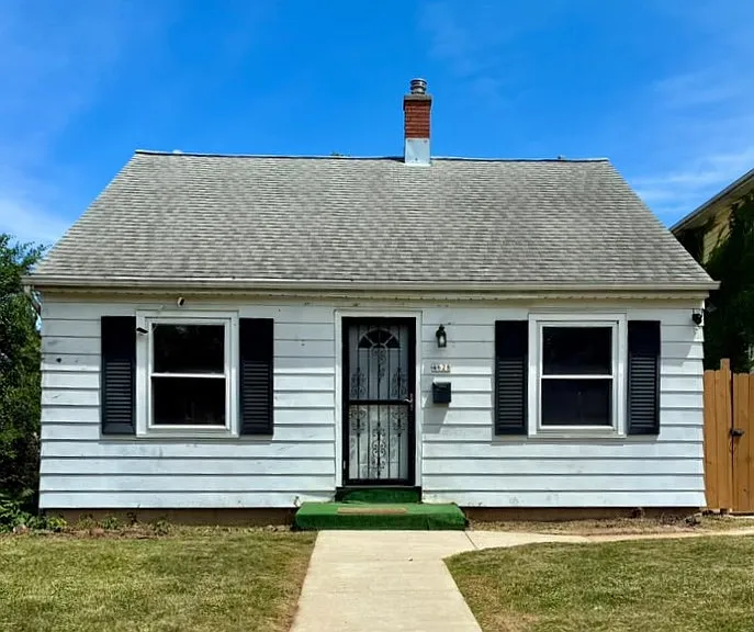 4628 N 24th Pl — Photo 1