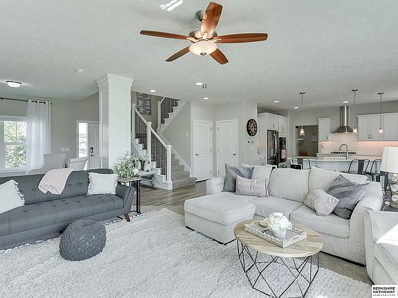5th image of 23621 Berry St
