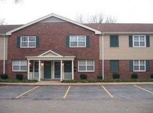 9206 Eager Rd, Brentwood, MO 63144