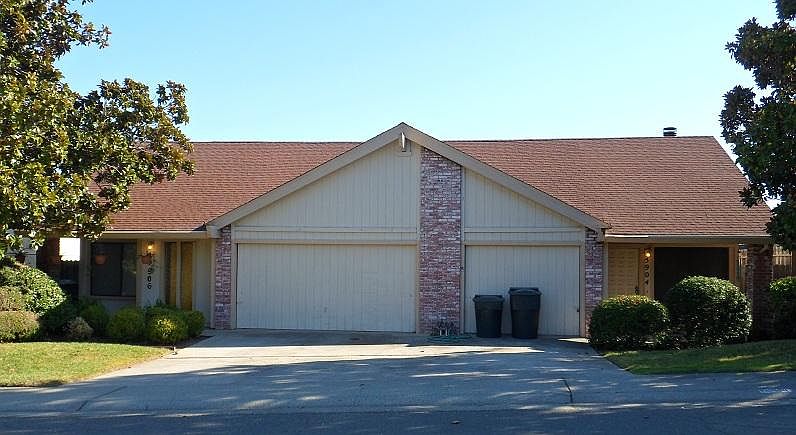 1st image of 5904 Moss Creek Cir