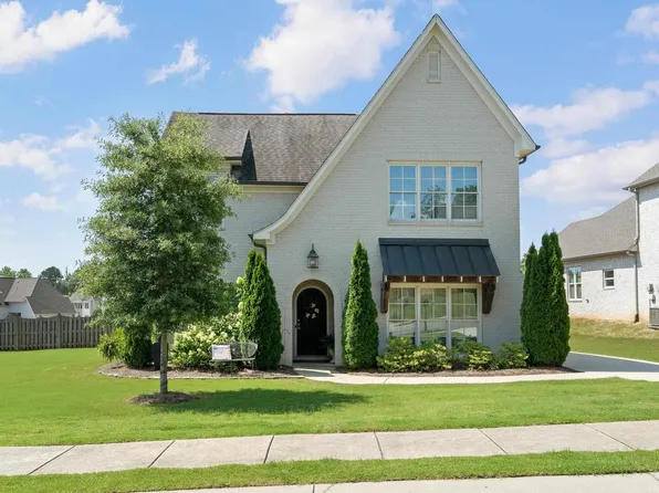 6037 Clubhouse Dr, Trussville, AL 35173