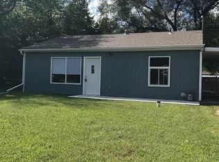 1515 Craig Ct, Lawrence, KS 66044