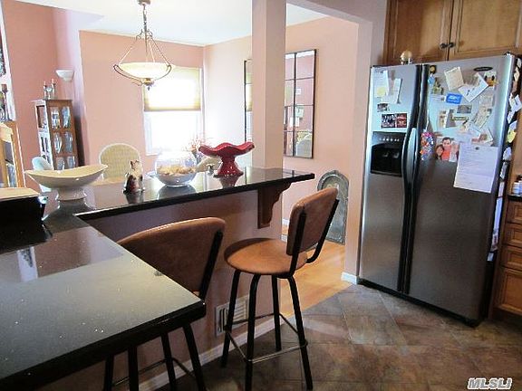 5th image of 172 Alicia Dr