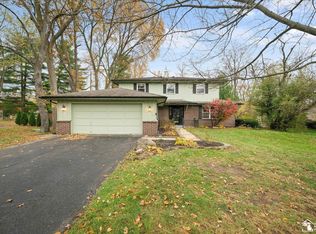 7655 Coventry Dr, Temperance, MI 48182