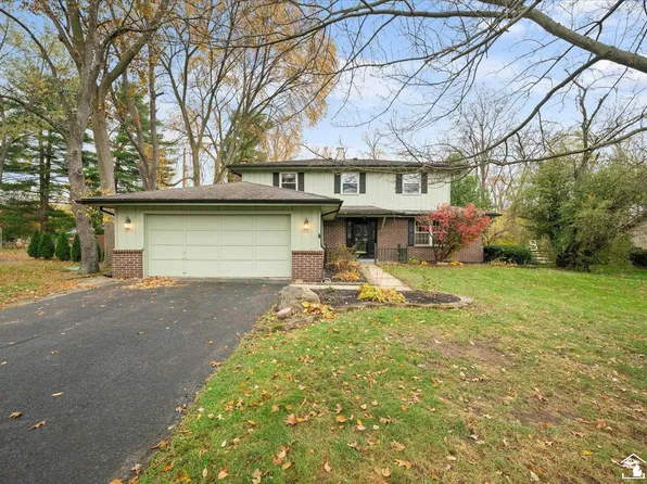 7655 Coventry Dr, Temperance, MI 48182