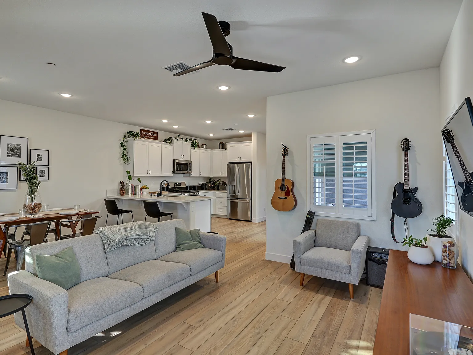 1213 Rojo - 1 — Photo 4