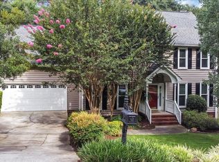 16 Woodway Dr, Greer, SC 29651