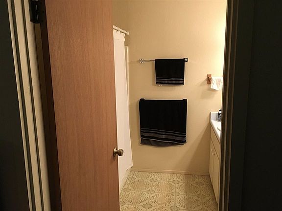 4th image of 13468 E 48th Dr