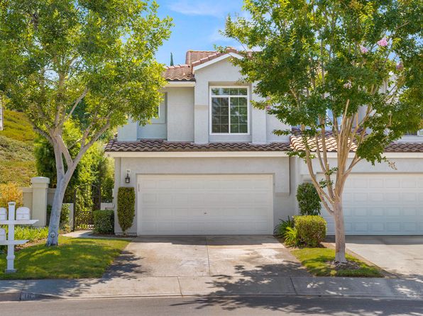 16 Nutcracker Ln