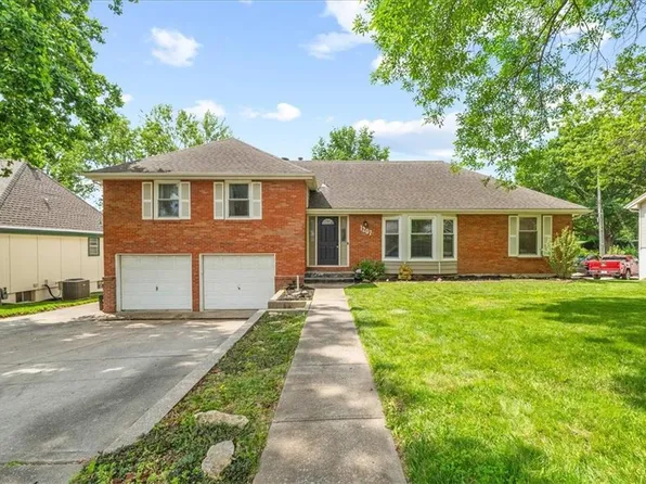 1207 NE 81st Ter, Kansas City, MO 64118