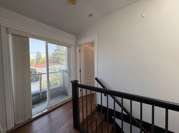 2 bedroom rental in Vancouver — photo 3