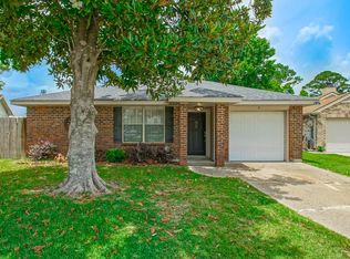 2 Nimitz Ct, Harahan, LA 70123