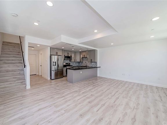 5th image of 1020 Cravens Ave