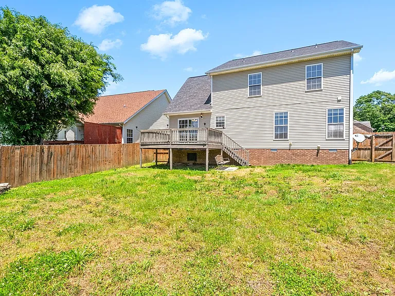680 Foxfield Dr — Photo 32