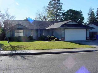 905 Countryside Dr, Red Bluff, CA 96080