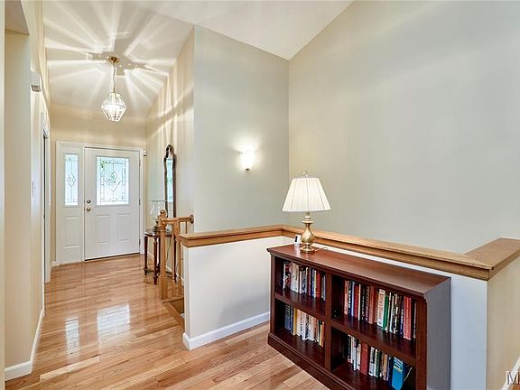 3rd image of 1301 Kensington Way Dr