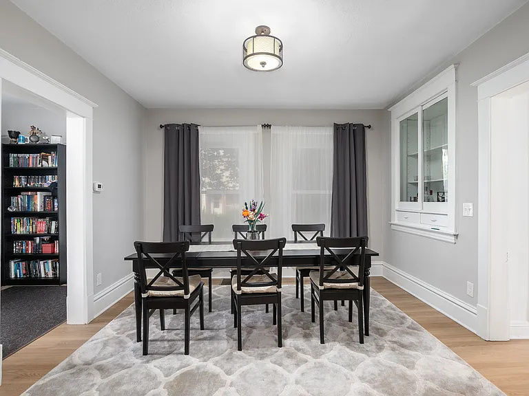 601 Pettibone Ave NW — Photo 3
