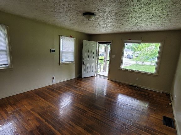 5th image of 1036 Denison St