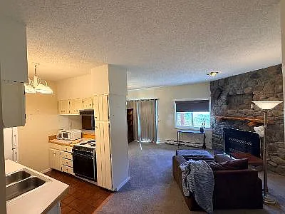 1 bed, 608 sqft, $2,400 — Photo 2