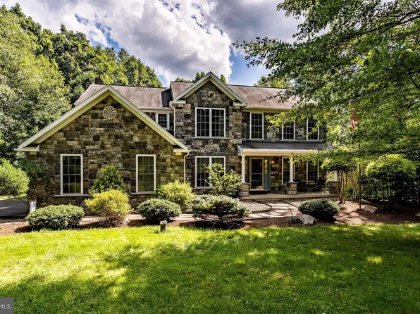 102 Overlook Rd, Morgantown, PA 19543