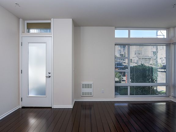 3rd image of 15209 NE 81st Way Unit 101