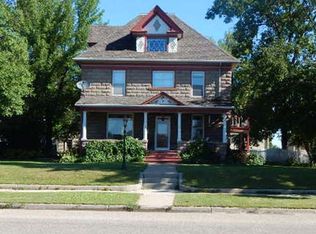 917 4th St NE, Devils Lake, ND 58301