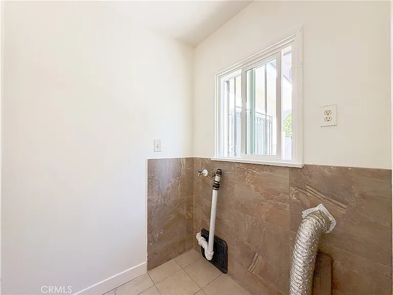 320 E Marshall St #A — Photo 13