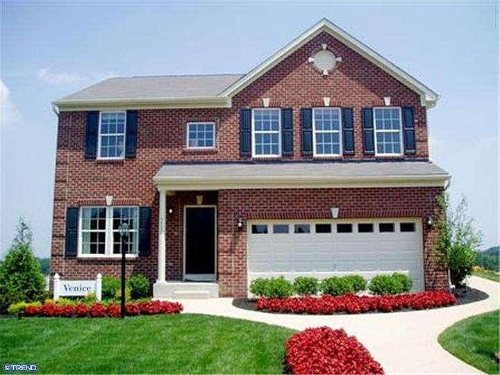 1st image of 100 Carrick Ct