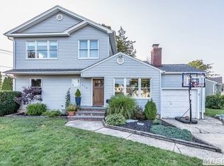 115 Knickerbocker Rd W, Plainview, NY 11803