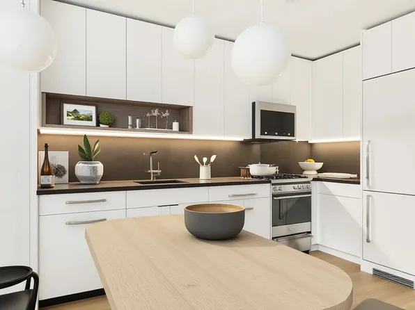 70 West 37th Street image 2 of 25