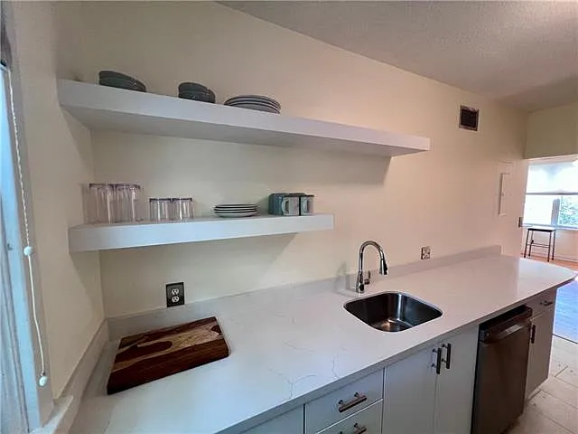 7444 Saint Charles Ave #202 — Photo 12