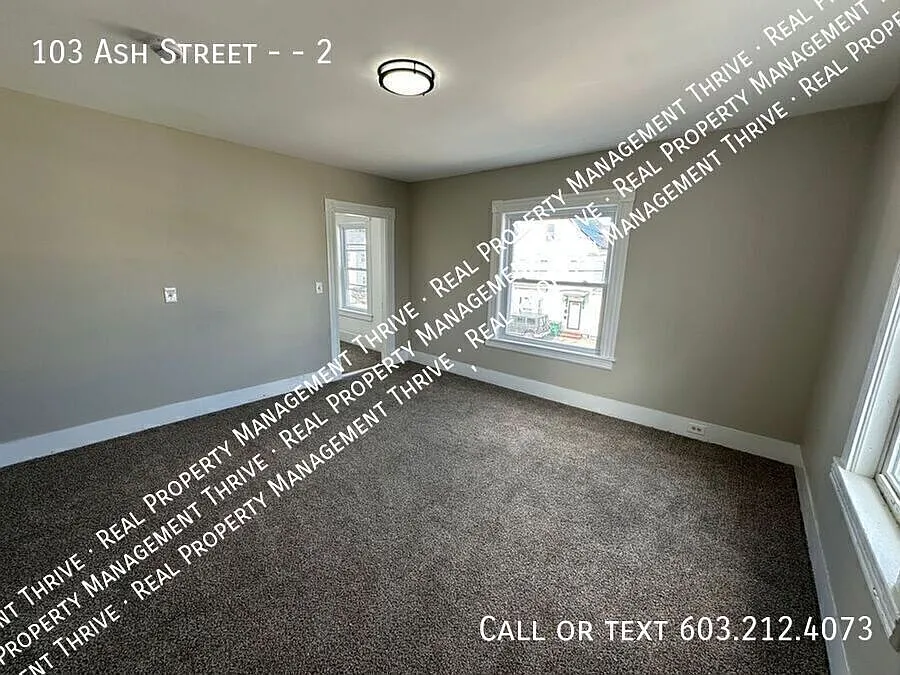 4 BR/2BA apartment with NEW floors, windows & paint - Upper Level - 2nd & 3rd Floor — Photo 4