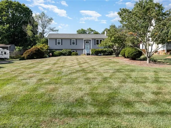 824 Holly Hedge Dr, Lewisville, NC 27023