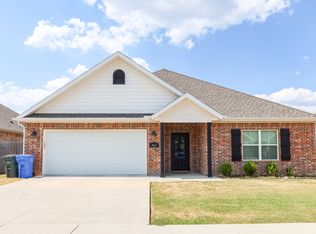 463 S Wagon Wheel Ave, Fayetteville, AR 72704