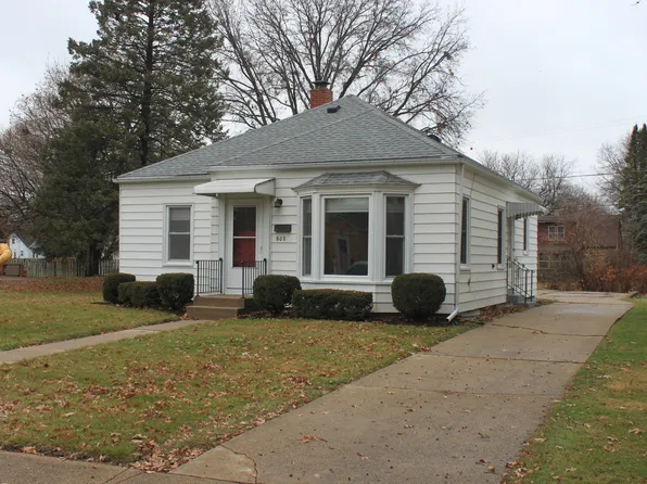 608 W 12th St, Sterling, IL 61081